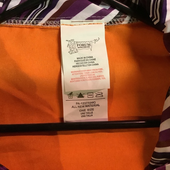 MAD HATTER COSTUME WITH HAT AND WIG. One size fits all. - Picture 8 of 9